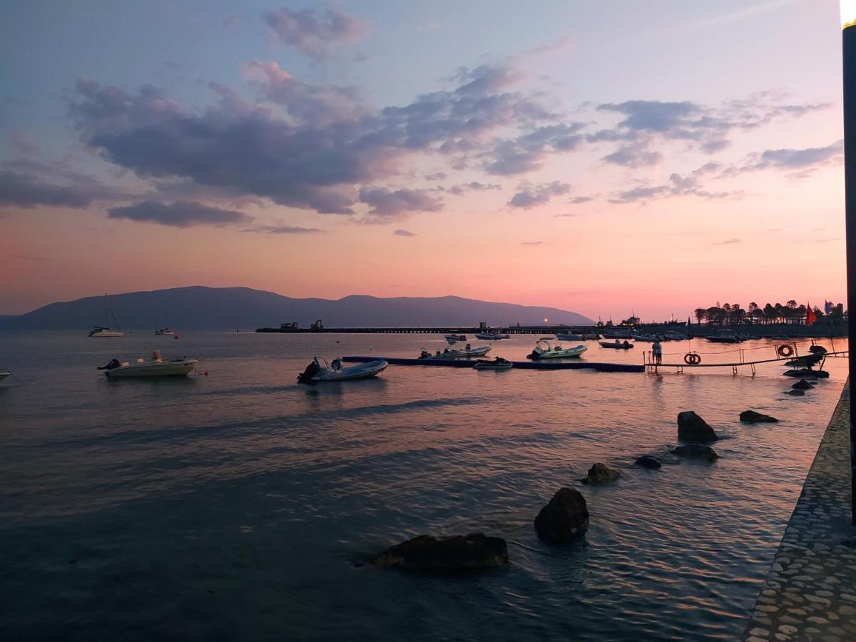 Lungomare Beach Apartments Vlorë 외부 사진
